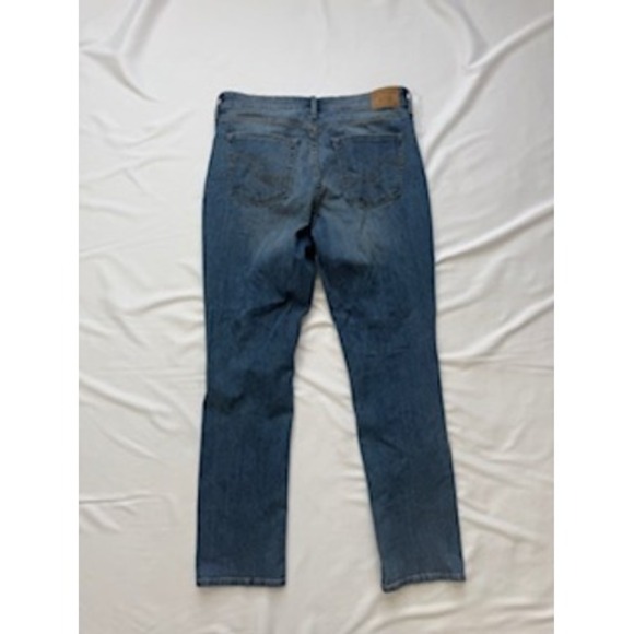 Levi Strauss Signature Women Size 12 Medium Straight Fit Medium Wash Jeans - Picture 2 of 5